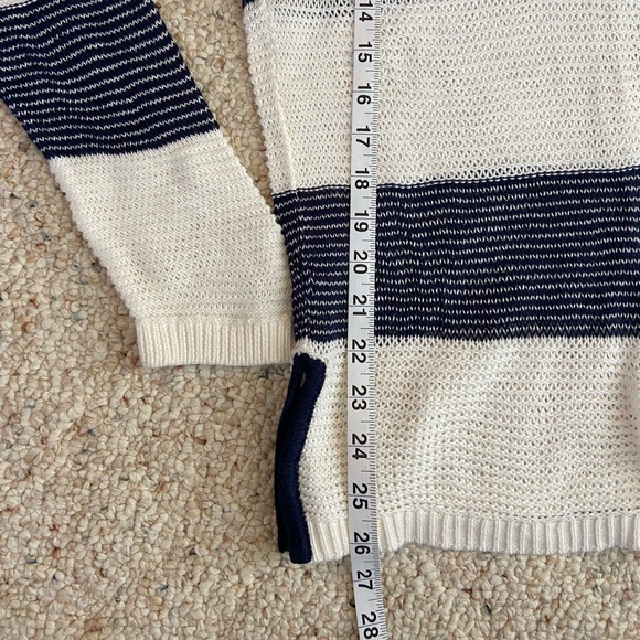 Levi’s Striped Sweater - Picture 6 of 8